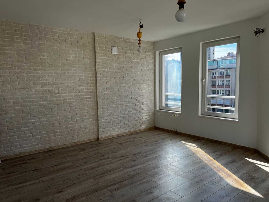 Продава се Тристаен апартамент в София, Белите брези - 70 кв.м за 3000 €/кв.м - Снимка #1