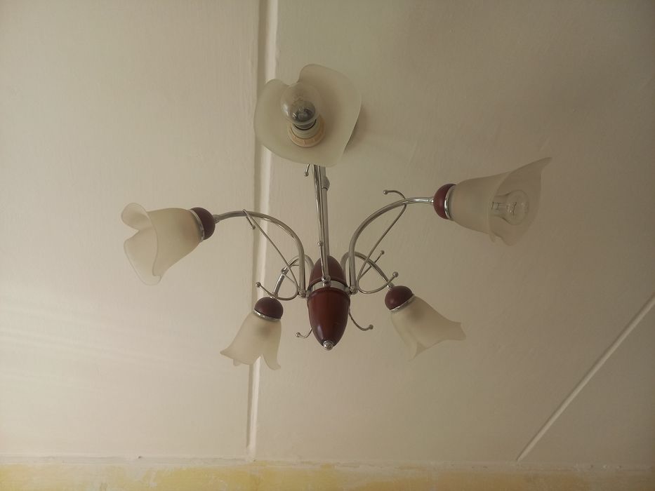 Люстра в отличном состоянии