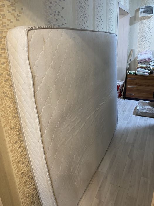 Продам матрас Vegas б/у 160/200