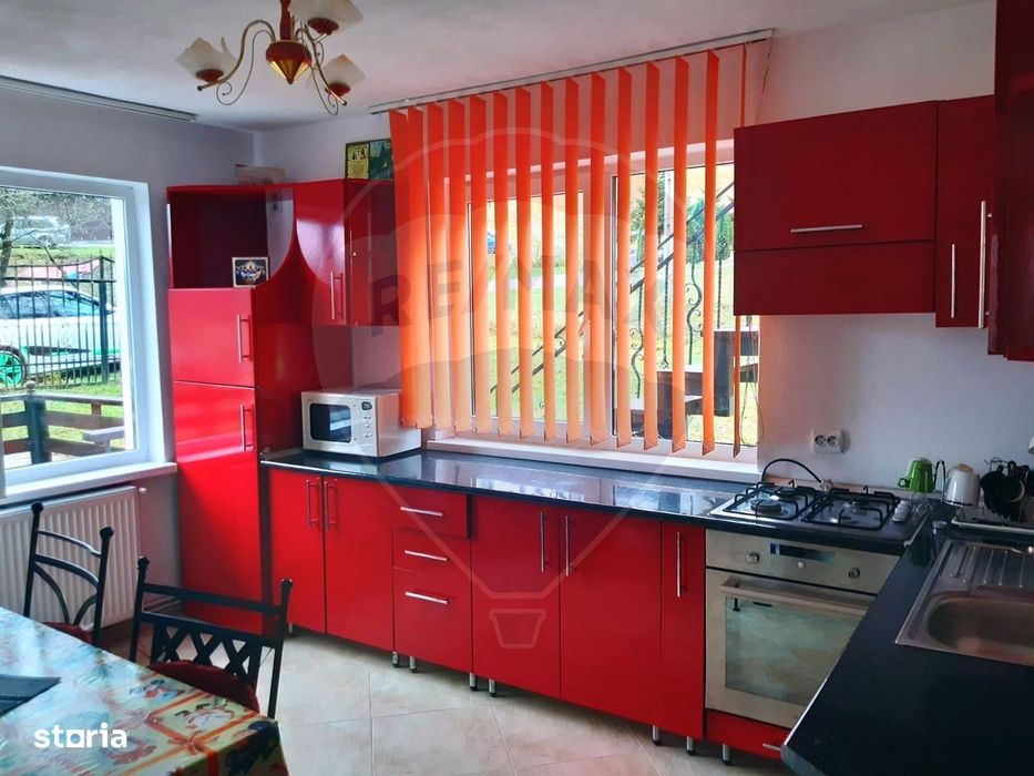 Casă / Vilă cu 7 camere în zona Bran-Tohanita, Brasov