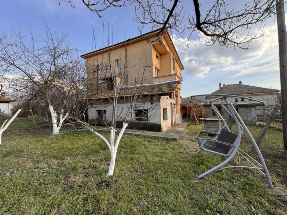 Продава се Къща в с. Първомайци, Област Велико Търново - 250 кв.м за 600 €/кв.м - Снимка #1