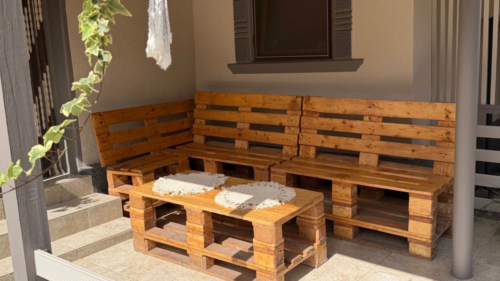Vand mobilier terasa din paleti