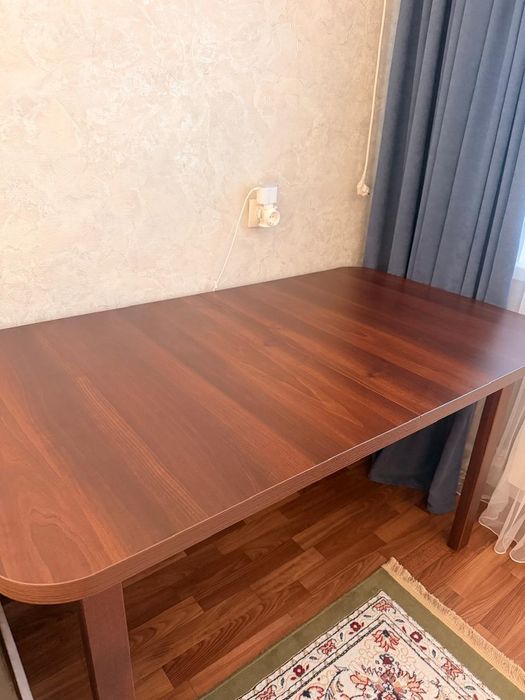 Продам: обеденный стол и стулья