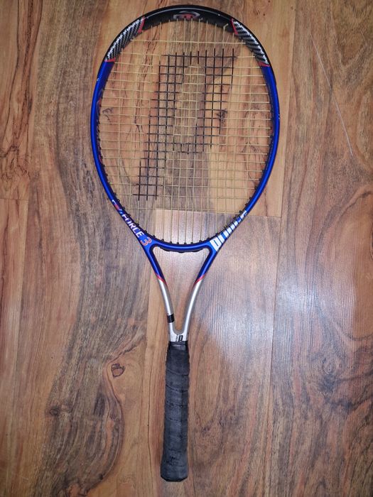 Ракети за тенис на корт