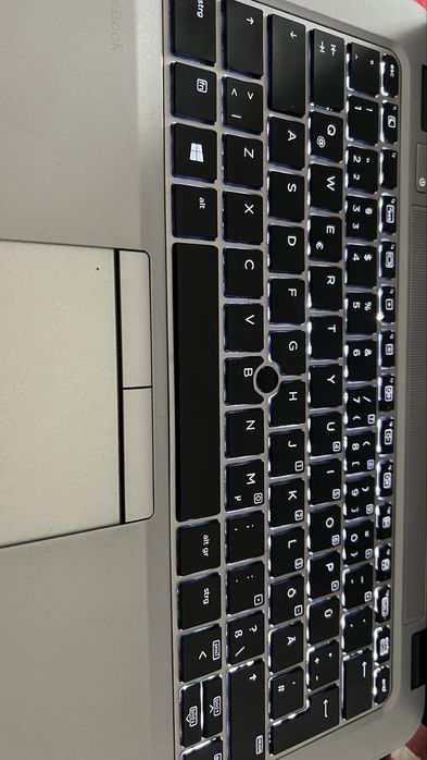 Продавам HP EliteBook 725 G4