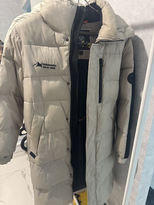 Продам куртку на мальчика