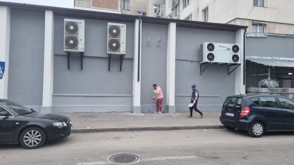 Echipa meseriasi lucrari interioare si exterioare