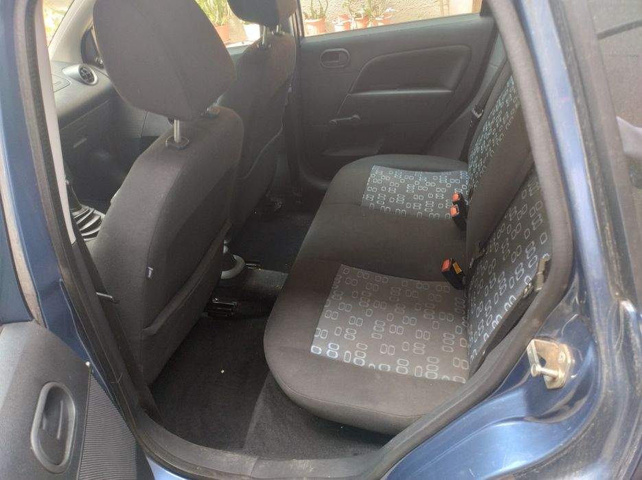 Vând Ford Focus 1,6