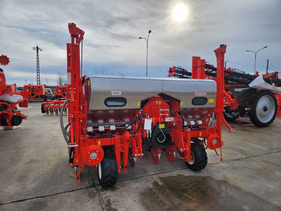 SEMANATOARE DE PRECIZIE GASPARDO Maga 8 45-80 Fertilizator dublu disc