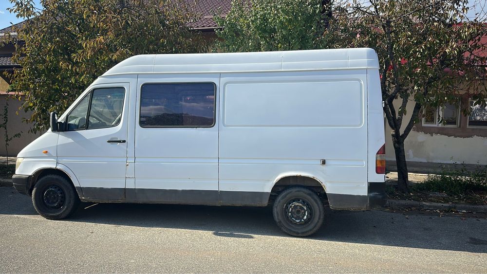 Mercedes-Benz 2002