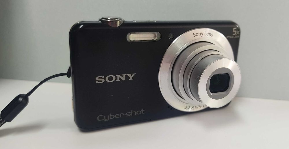 Чудесно фотоапаратче SONY DSC W710
