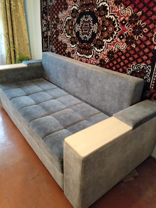 Срочно продам диван