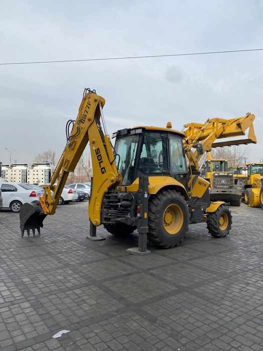 Колесный экскаватор-погрузчик SDLG B877F. Навоий
