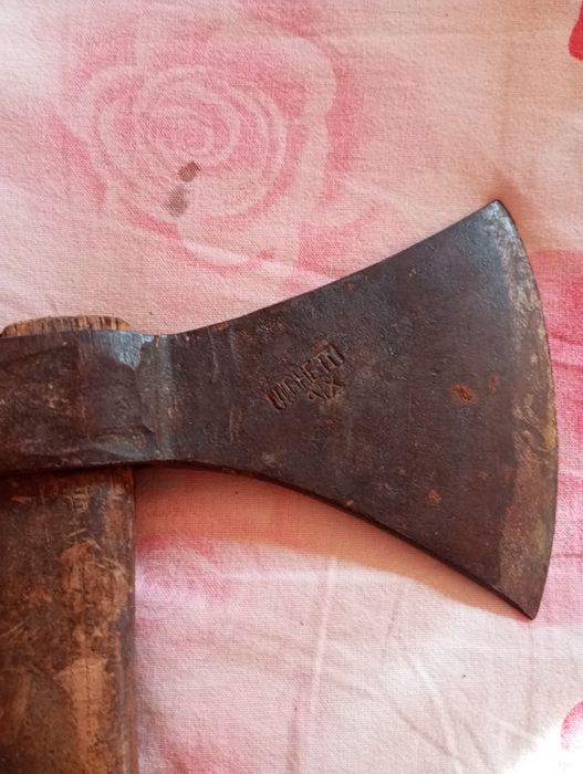 Стари сечива брадви секири