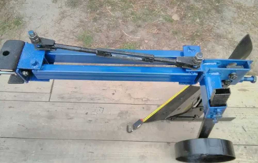 Plug robust pentru motocultor cu reglaje