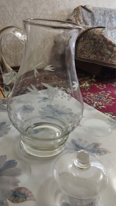 Продается кувшин для напитков,компота,воды.