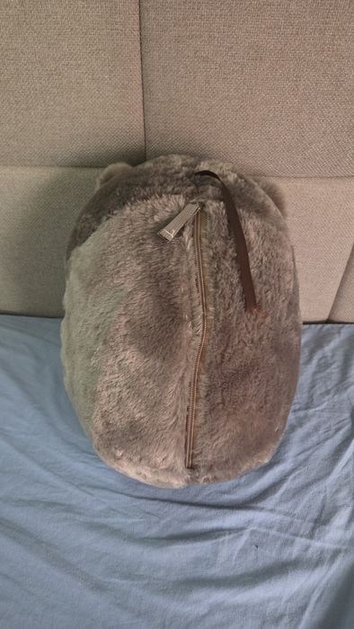 Плушен хамстер с джоб на гърба.