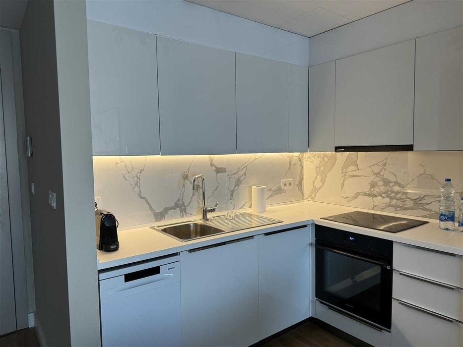 Дава се под наем Двустаен апартамент в Бургас, Братя Миладинови - 67 кв.м за 204 € - Снимка #2