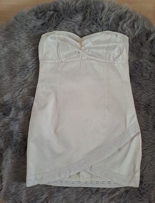 Бюстиета по 2 евро за брой