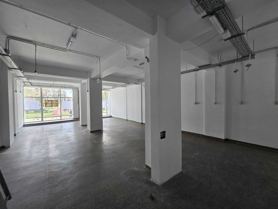 Spatiu comercial de inchiriat intersectia Sanitas