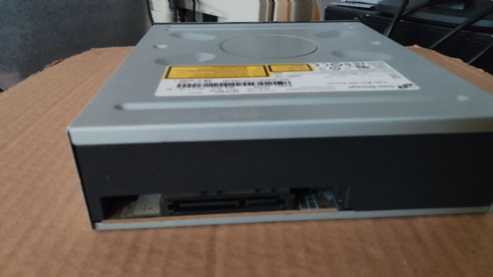 Продавам DVD RW Sata Hitachi LG