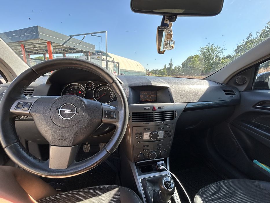 opel astra H GTC 1,9