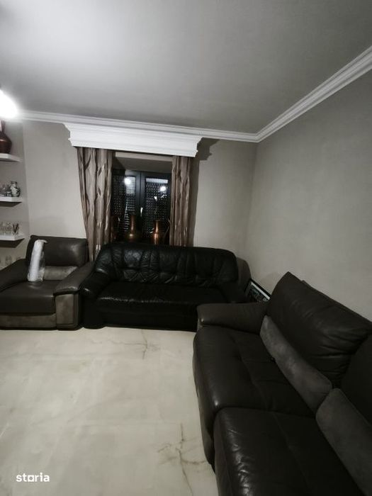 Casa cu 8 camere, 750 mp teren , Radauti
