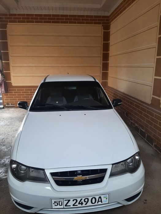 Neksiya avtomobili sotiladi