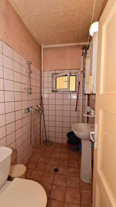 Продава се Тристаен апартамент в Перник, Център - 72 кв.м за 1237 €/кв.м - Снимка #11