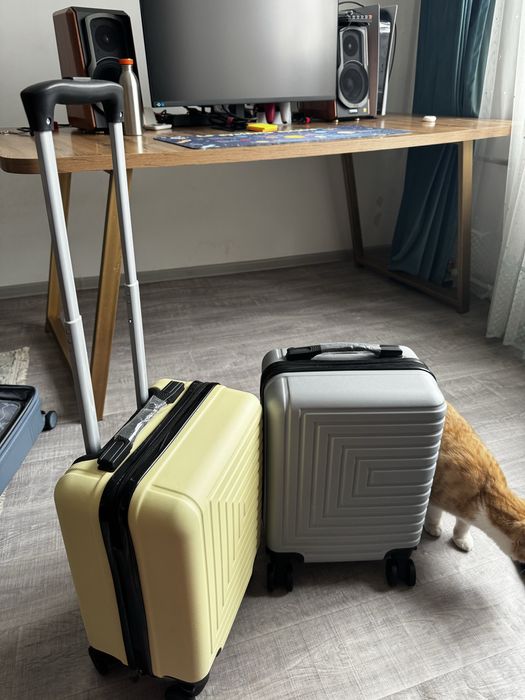 Продаются чемоданы