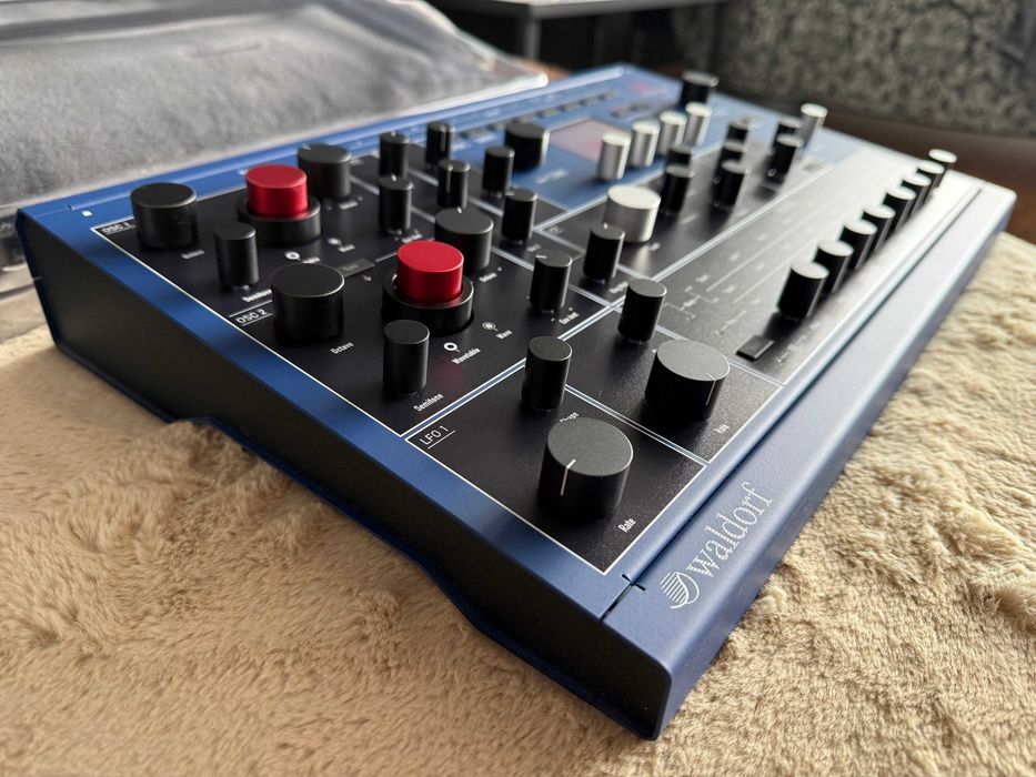 Waldorf M Wavetable Desktop Synthesizer (8 Voices)