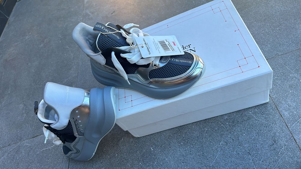 !Sneakers Alexander Mcqueen , originali , NOI !!! Marimea 42