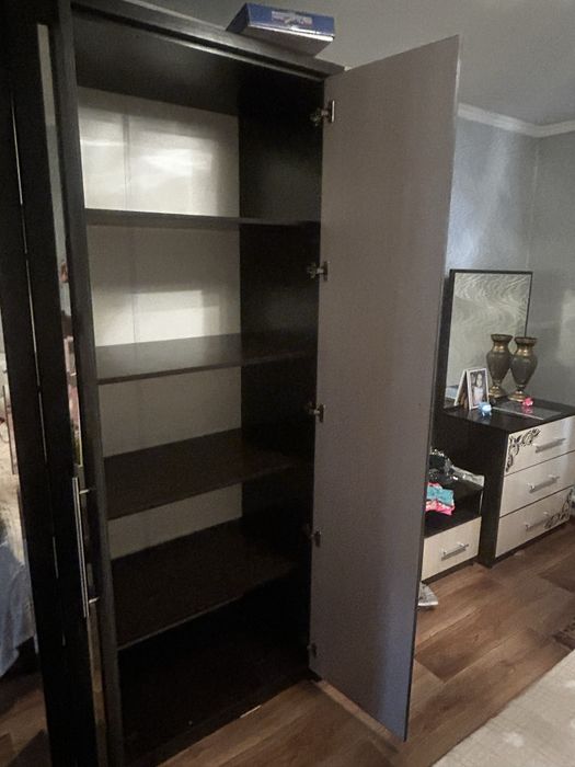 Платяной шкаф б/у