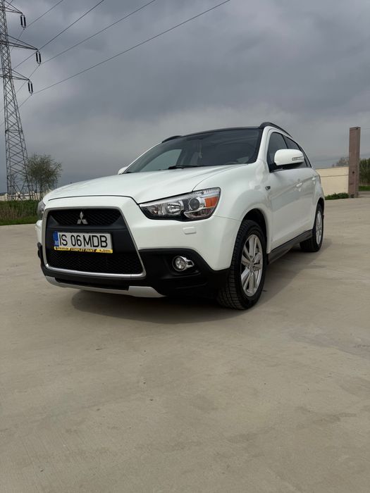 Vând Mitsubishi ASX
