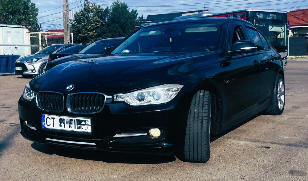 BMW F30 - 318D Navigație  • Apple CarPlay • Cameră Marșarier