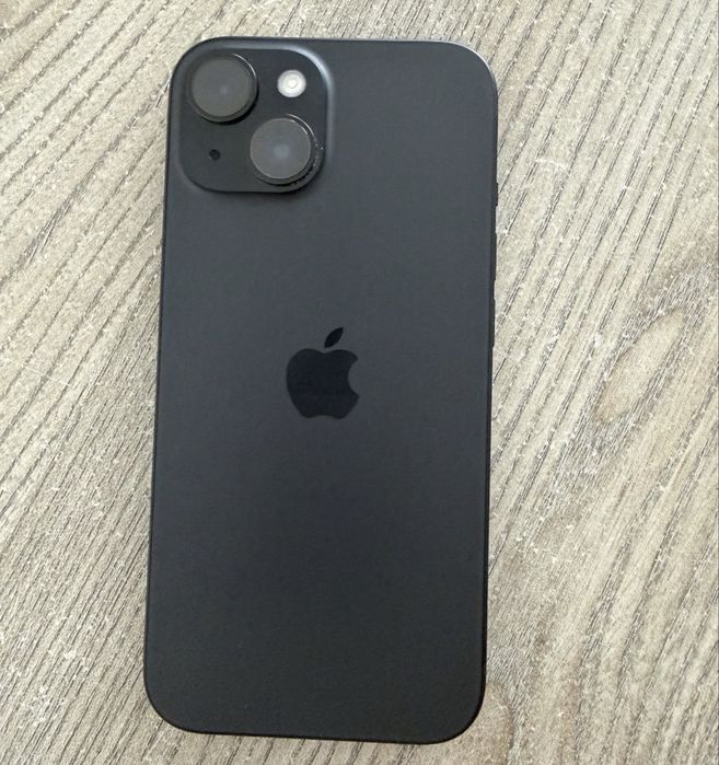 Vand sau schimb Iphone 15 de 128gb + apple watch serie 3