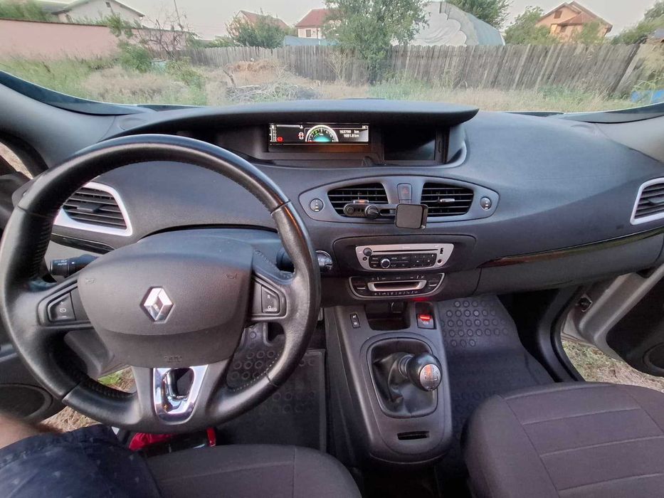 Vând Renault Scénic