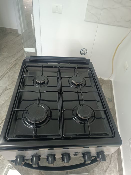 Aragaz Zanussi (aprindere electrica)