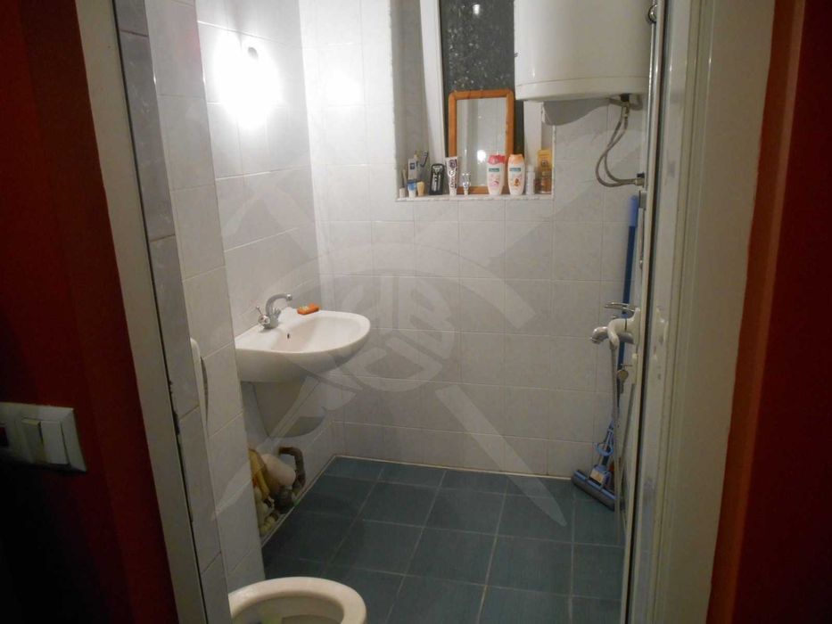 Дава се под наем Тристаен апартамент в Варна, ВИНС - 100 кв.м за 700 € - Снимка #5