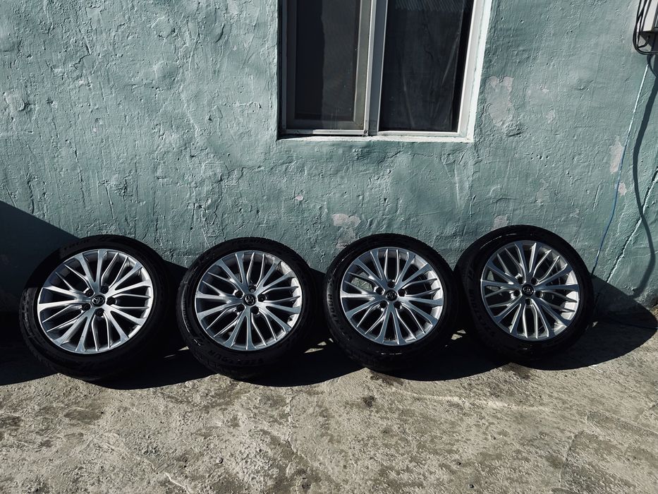 камри 70 дискасын сатам оригинал с покрышкой