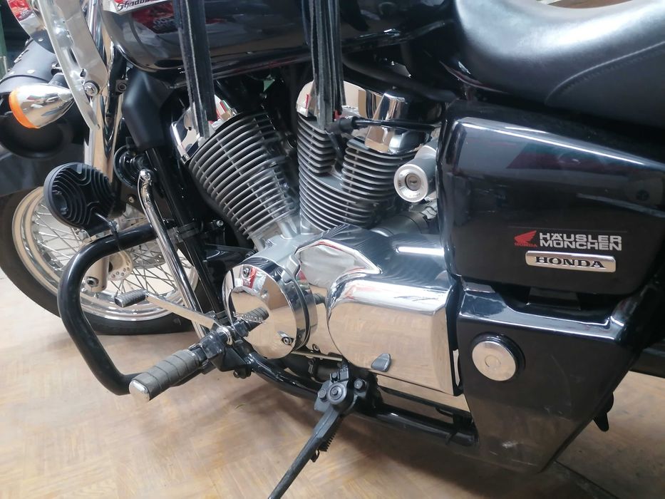 Хонда Шадоу / Honda Shadow VT750 RC50 (Инжекцион / Кардан) 10.2011 – 17 200 км + оборудване