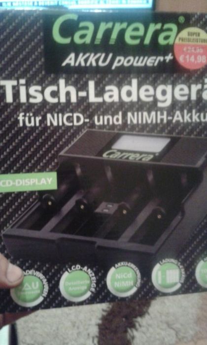 Vand încărcător acumulatori universal