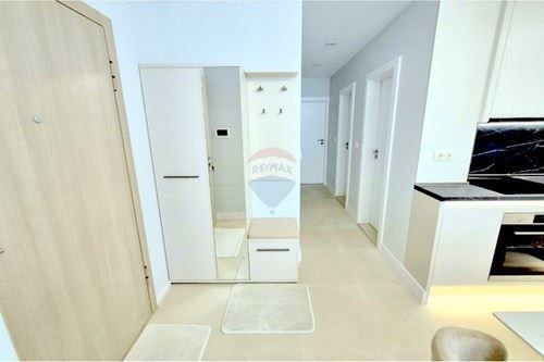 Дава се под наем Тристаен апартамент в Варна, Възраждане 1 - 85 кв.м за 765 € - Снимка #4