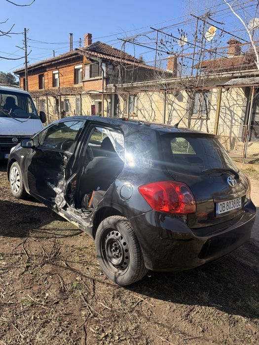 Toyota Auris цяла за части