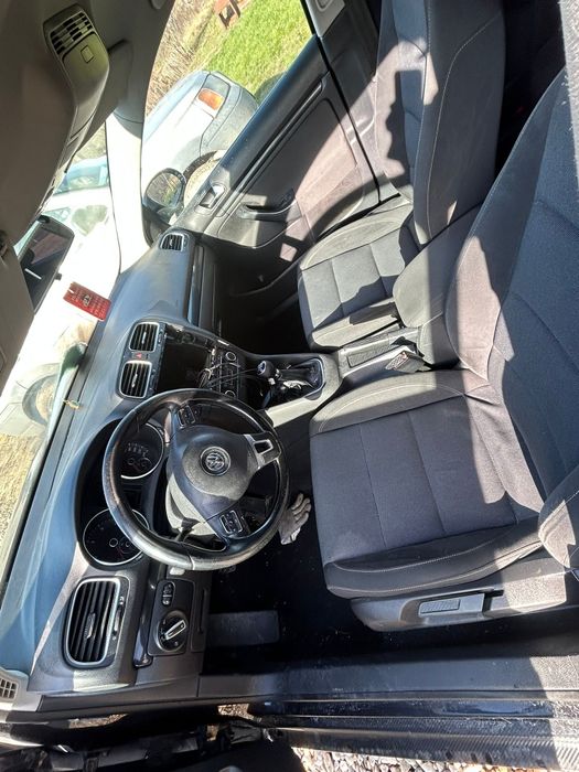 Dezmembrez Golf 6 1.6  tdi 2011