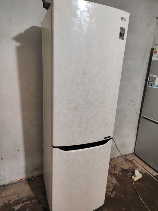 Холодильник рабочий