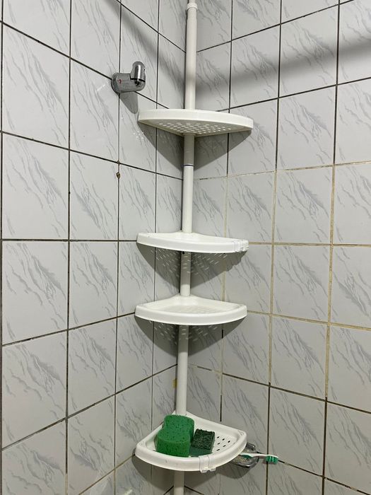 Отдам даром полка в ванную угловая