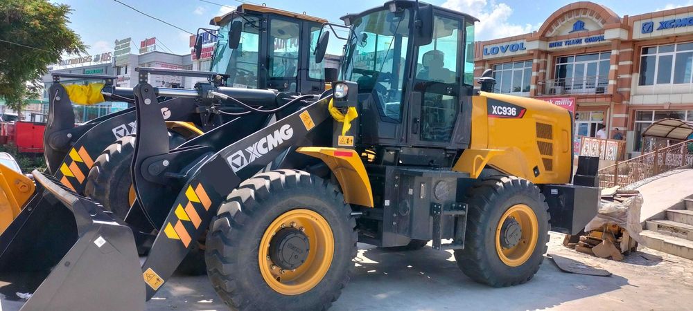 Фронтальный погрузчик XCMG XC936    1,8 куба      Джойстик