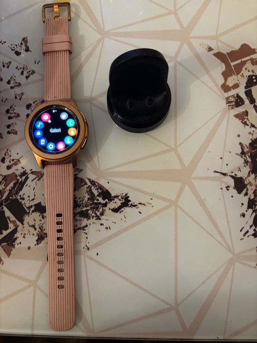 Samsung Galaxy Watch 42mm Rose Gold – Почти нов!