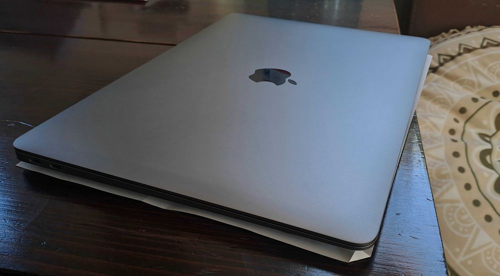 Macbook air m1 16gb RAM 256gb SSD